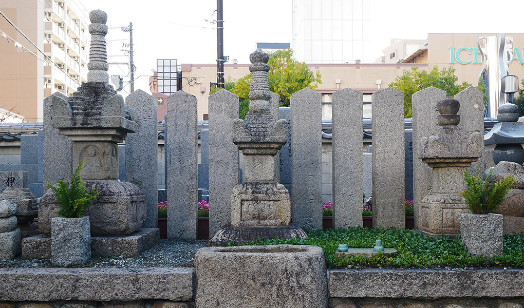 伊丹市の供養塔