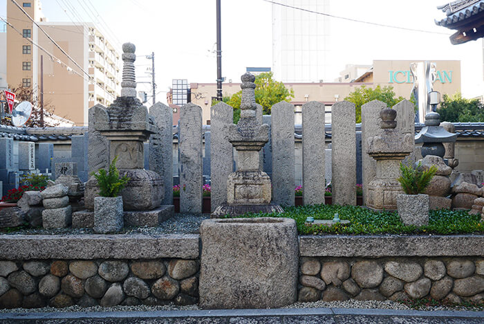 伊丹市の供養塔